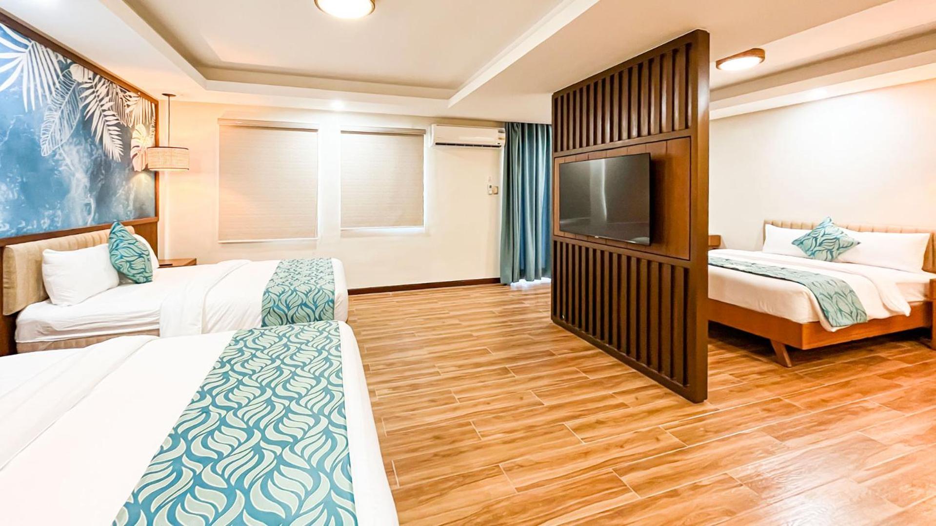 La Jolla Luxury Beach Resort Bagac Exterior photo